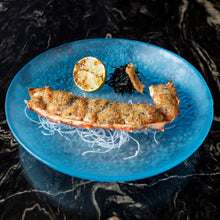 Load image into Gallery viewer, King Crab Leg Chili Shiso Salsa or Truffle Crust - السلطعون مع صلصة الشيسو اوالكماة
