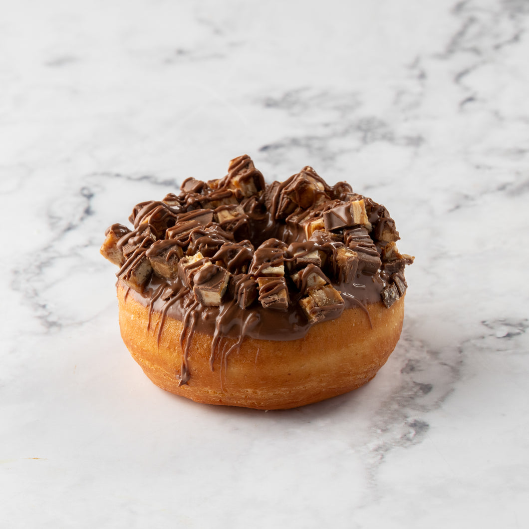 Snickers Doughnut - دونات سنيكرز