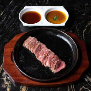 Japanese A5 Wagyu Beef Steak (100 gms) - لحوم البقر واغيو ستيك